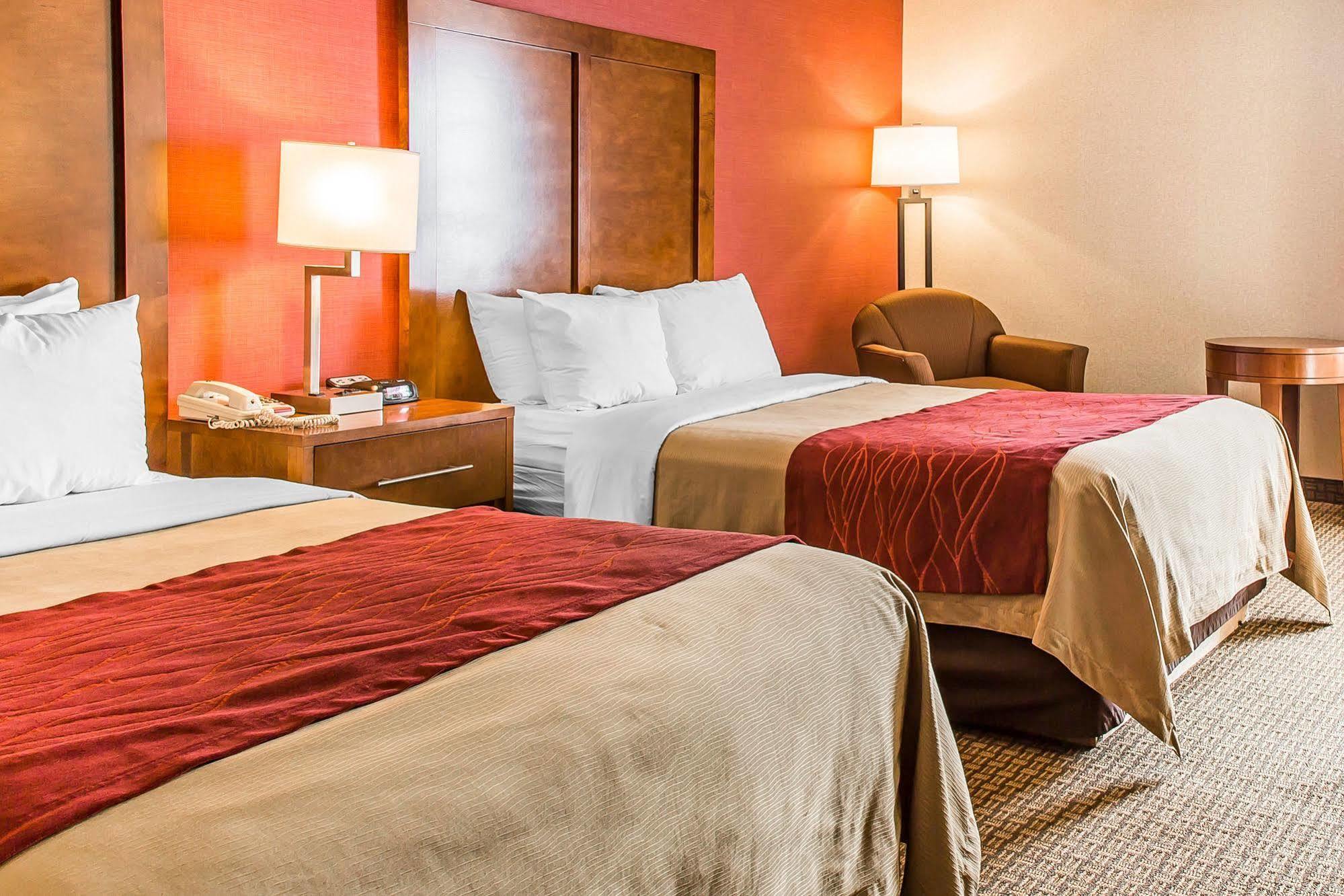 Comfort Inn Бостон Экстерьер фото
